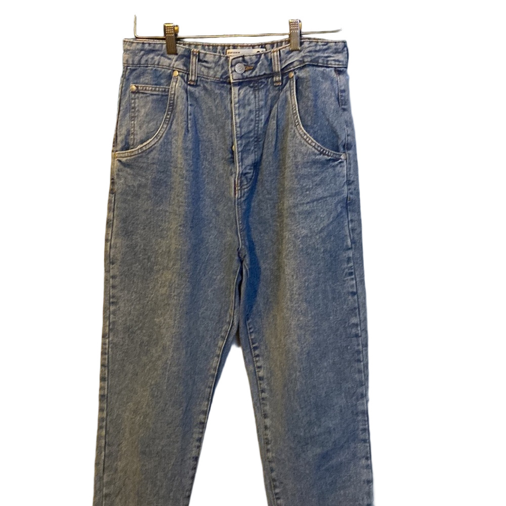 Acid Wash pleated front jeans. 27